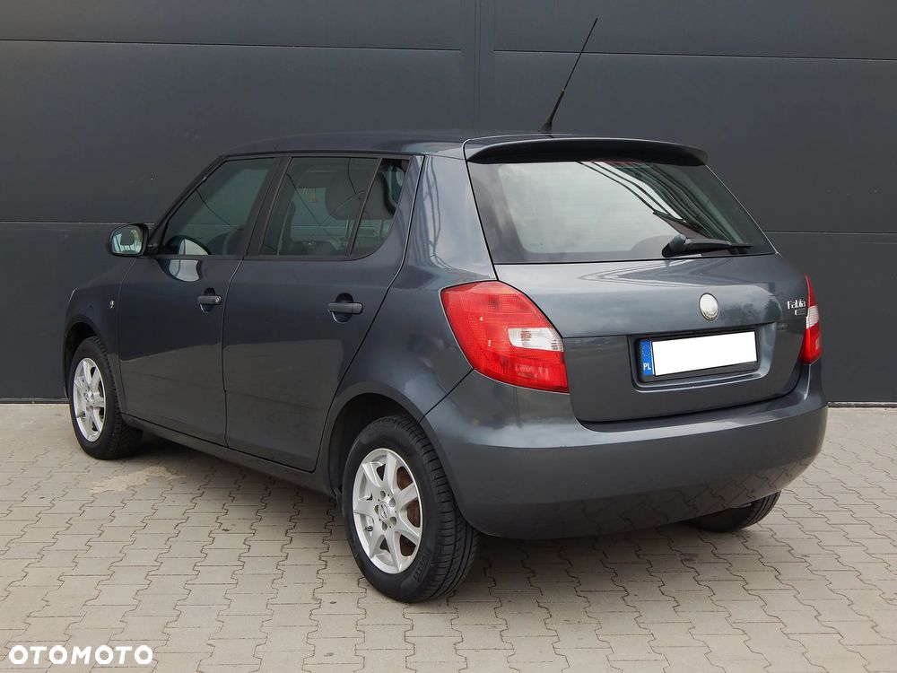 Skoda Fabia 1.2 HTP STYLE Edition - 5