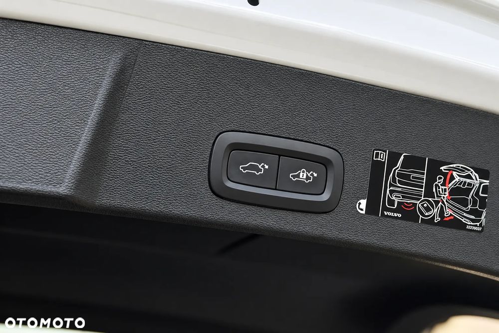 Volvo XC 40 T3 Geartronic RDesign - 18