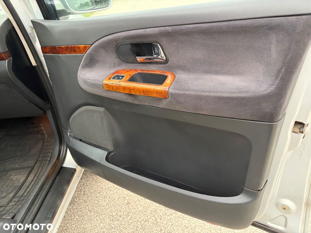 Volkswagen Sharan 1.9 TDI Comfortline Family - 19