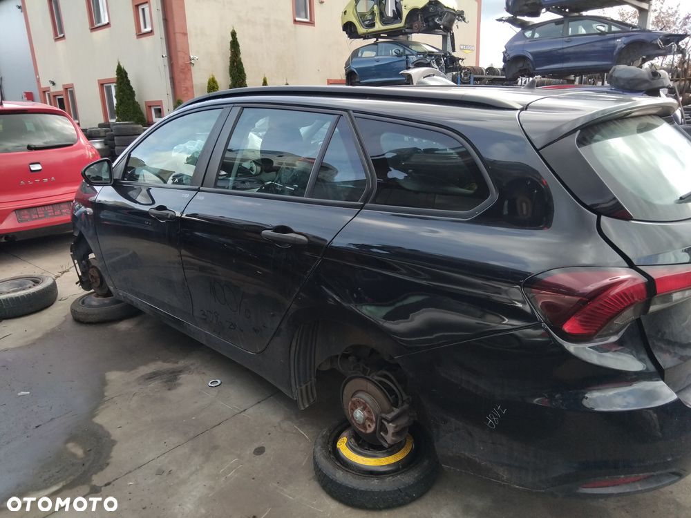 Fiat Tipo 2 16- kombi z silnikiem 1,4 T 940B7000 I skrzynią manualną 6 biegów lakier 718A - 3