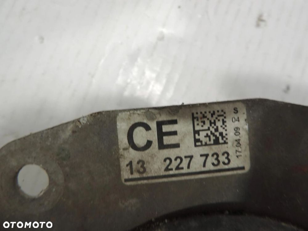 PODUSZKA SILNIKA 13227733 CE OPEL INSIGNIA A - 2