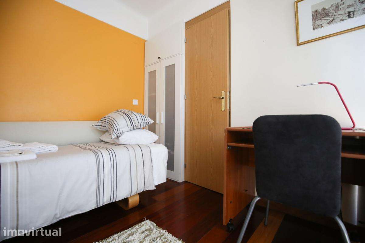 Quarto - localizado em Carnide Lisbon - Grande imagem: 2/25