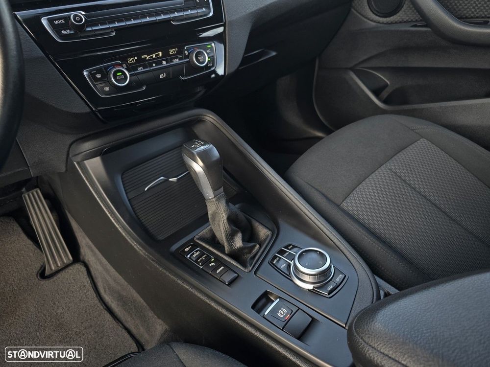 BMW X1 25 e xDrive xLine - 27