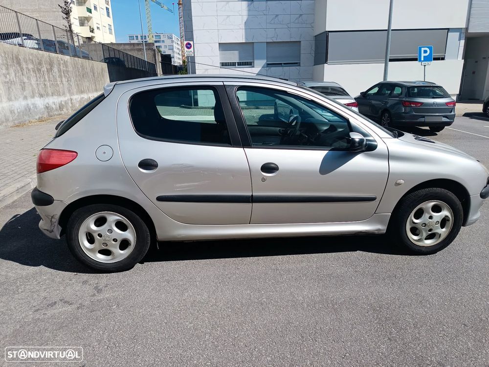 Peugeot 206 1.1 Color Line - 6