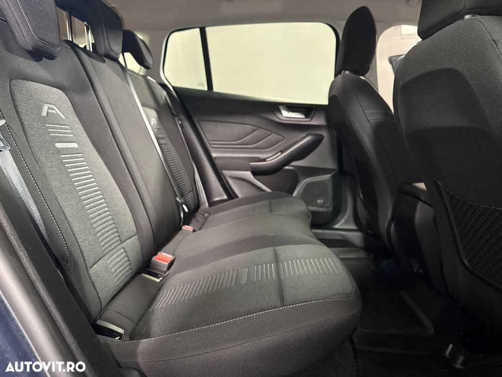 Ford Focus - 13
