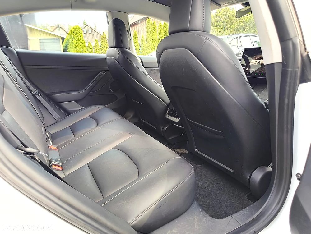 Tesla Model 3 - 25