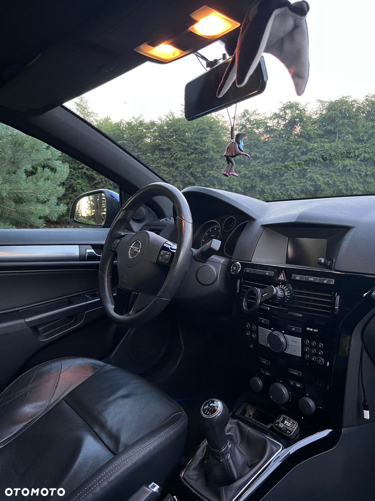 Opel Astra 1.6 T Cosmo - 7