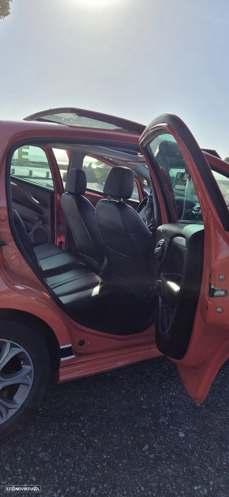 Fiat Punto 1.3 M-Jet Lounge S&S - 10