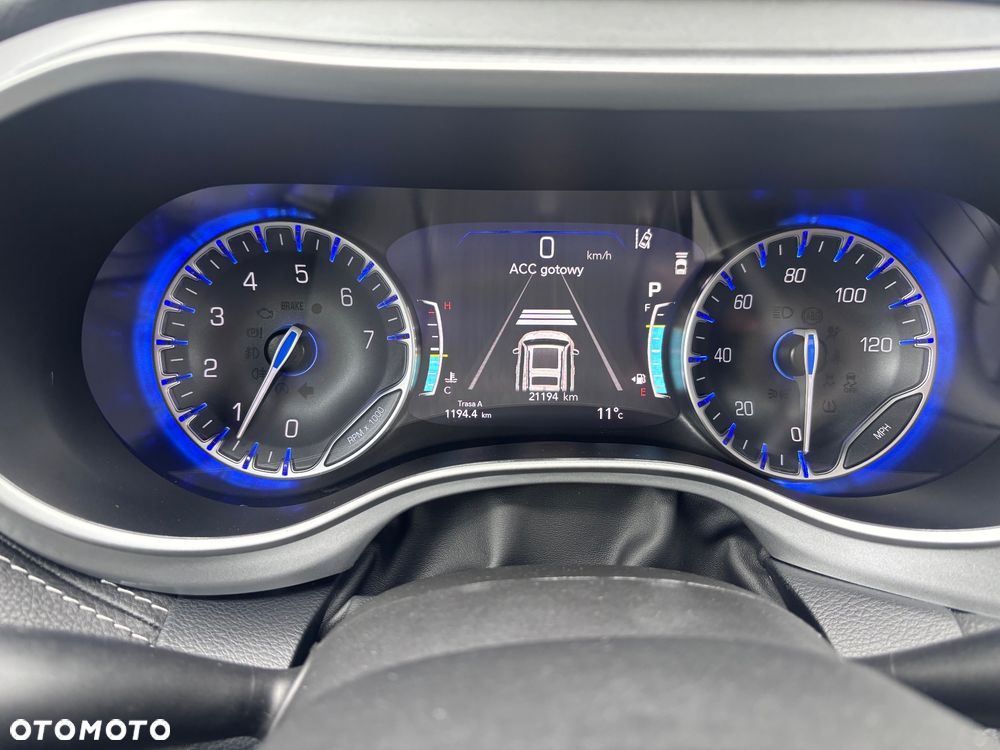 Chrysler Pacifica - 35