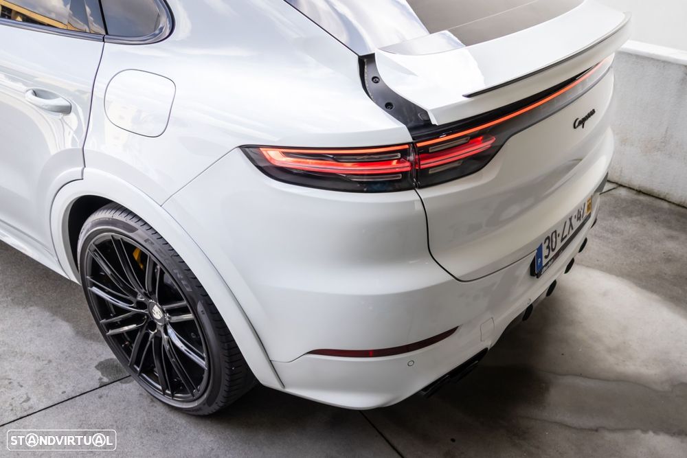 Porsche Cayenne Coupé E-Hybrid - 13