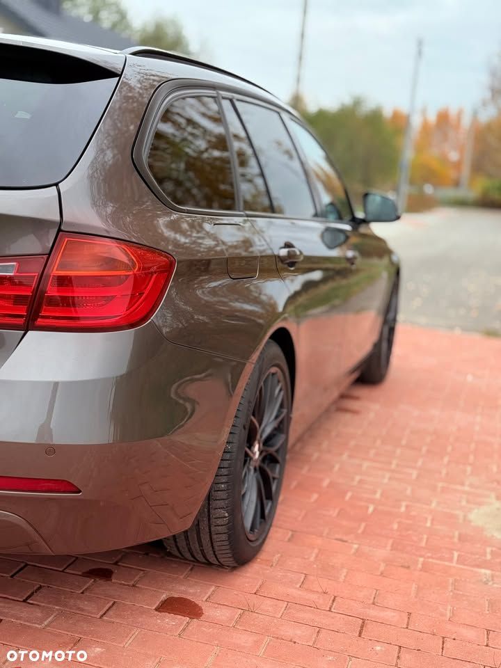 BMW Seria 3 320d xDrive - 9