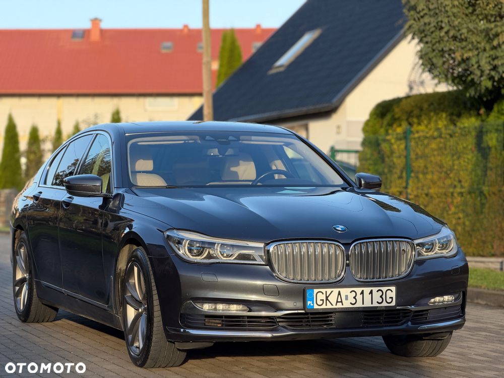 BMW Seria 7 750i xDrive - 5