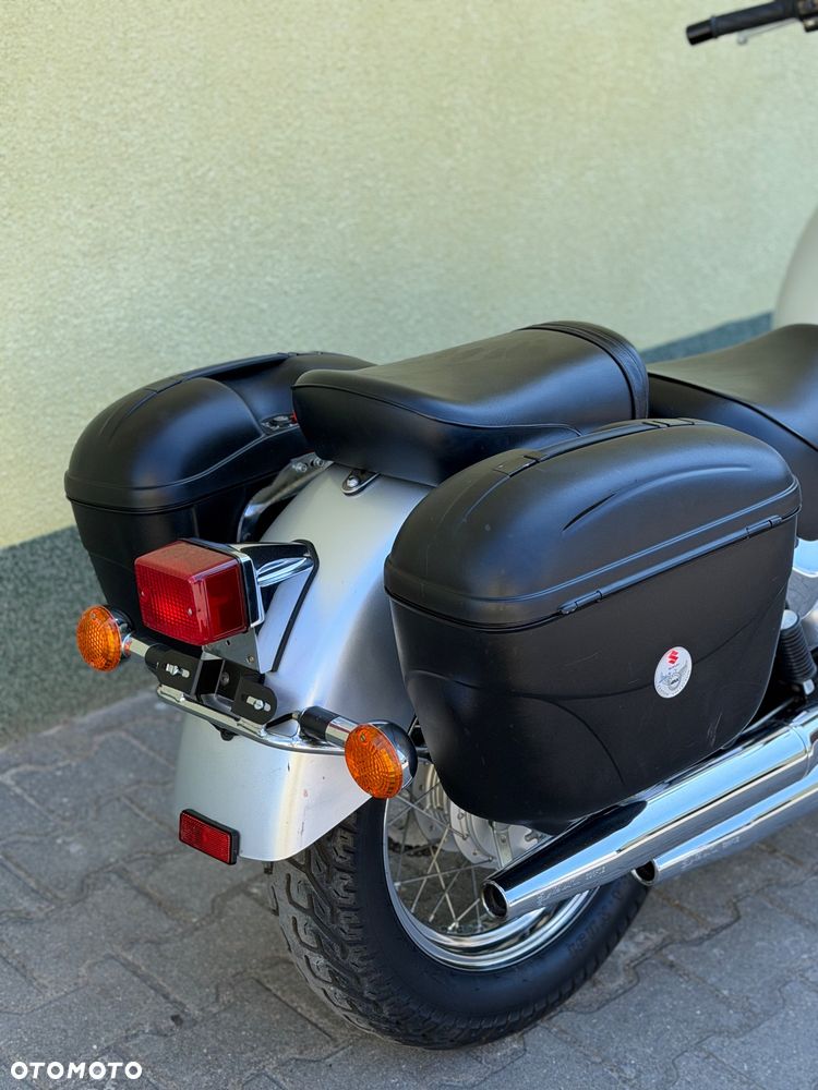 Suzuki Intruder - 12