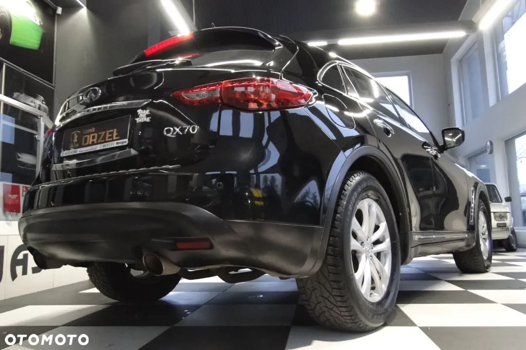 Infiniti QX70 - 7