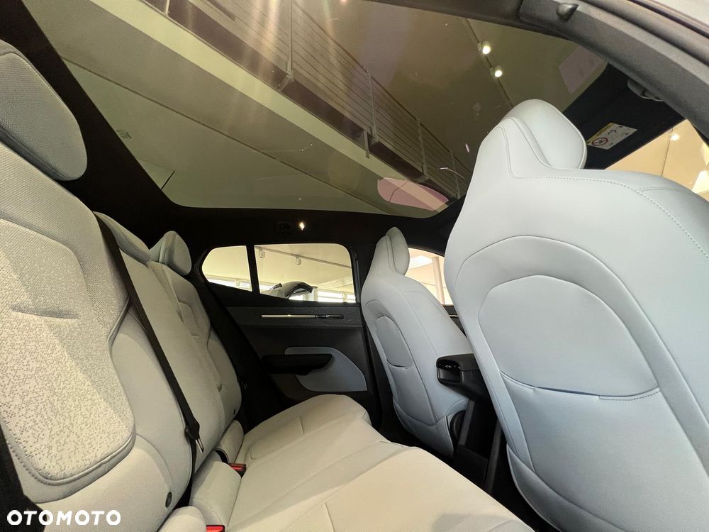 Volvo EX30 Twin Motor Performance AWD Ultra - 24