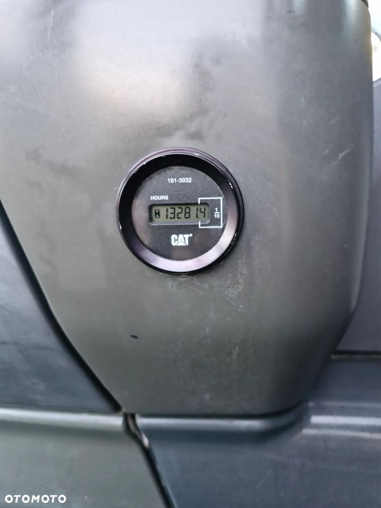 Caterpillar 319D - 9