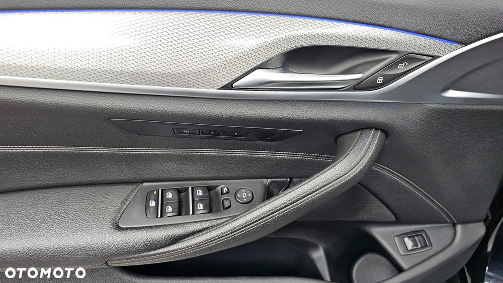 BMW Seria 5 530i xDrive M Sport Edition - 14