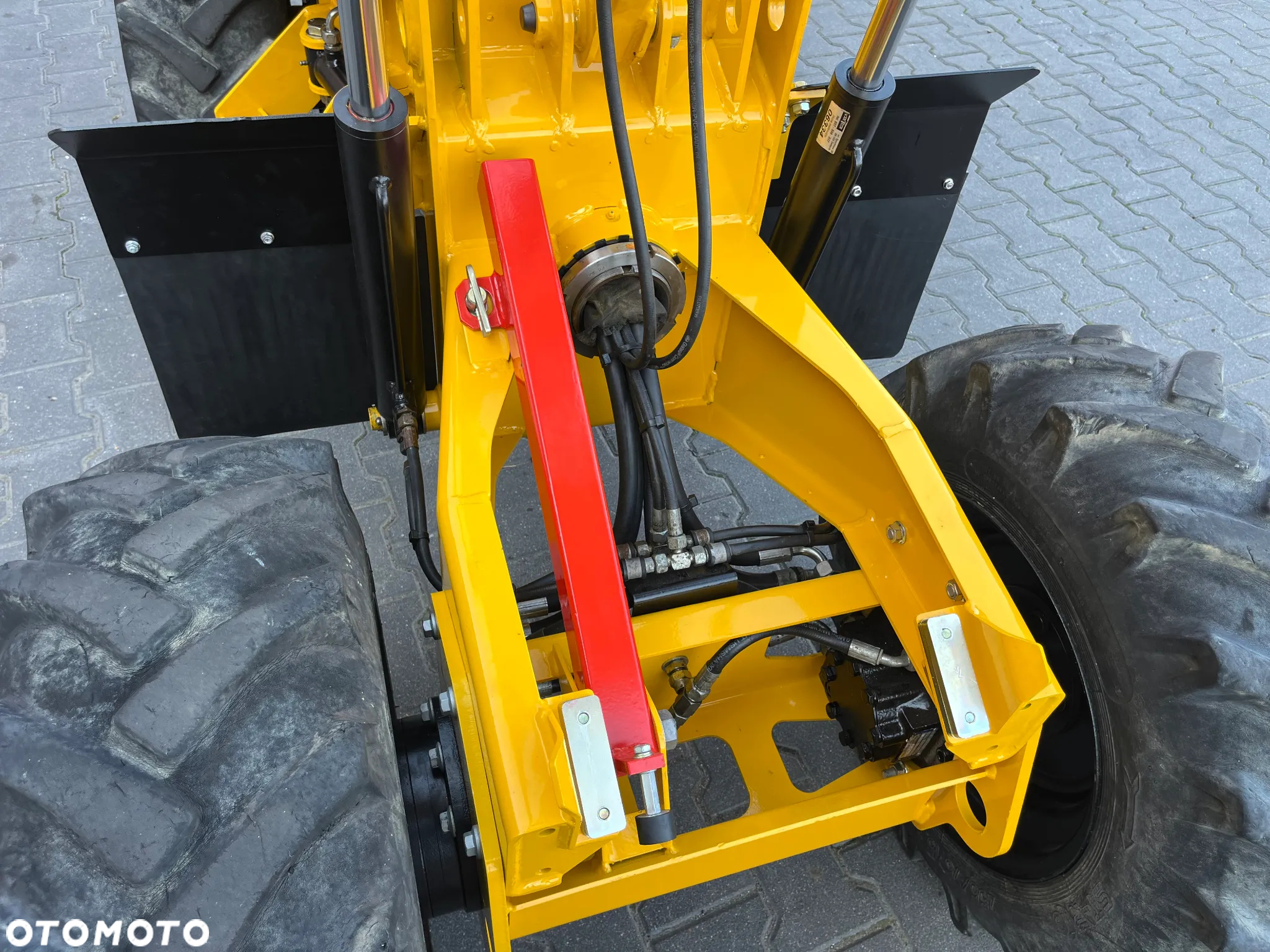 Thwaites MACH 201 - 23