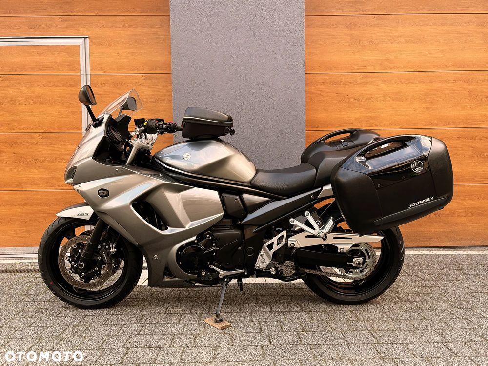 Suzuki GSX - 5