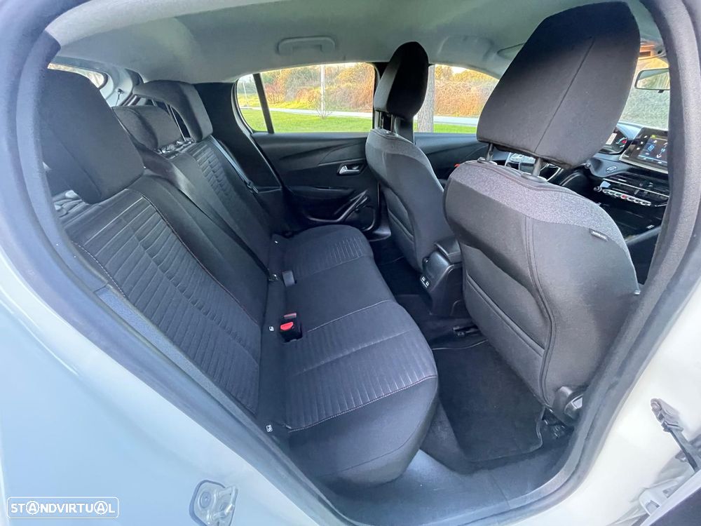 Peugeot e-208 Style - 13