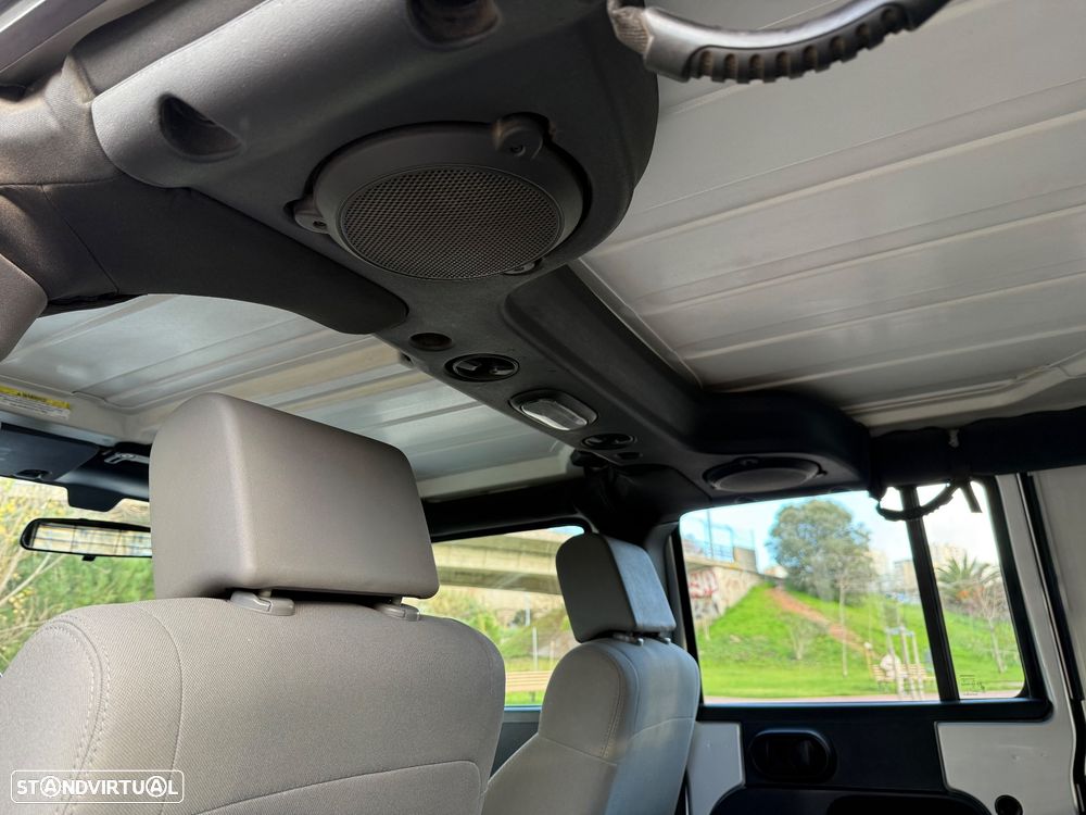 Jeep Wrangler Unlimited 2.8 CRD ATX Sahara - 32