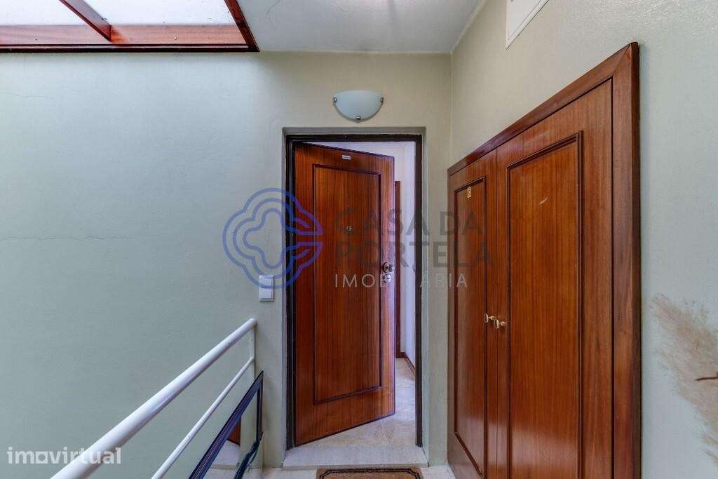 Apartamento T2 com terraço, varanda e garagem no centro de Guifões - Grande imagem: 4/36