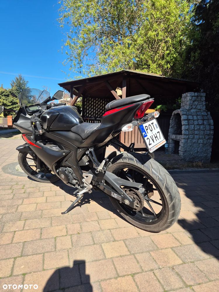 Suzuki GSX - 12