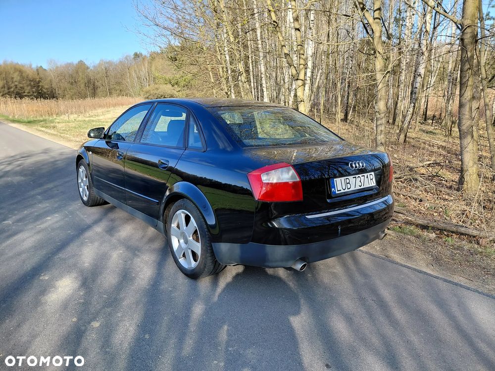 Audi A4 Limousine - 3