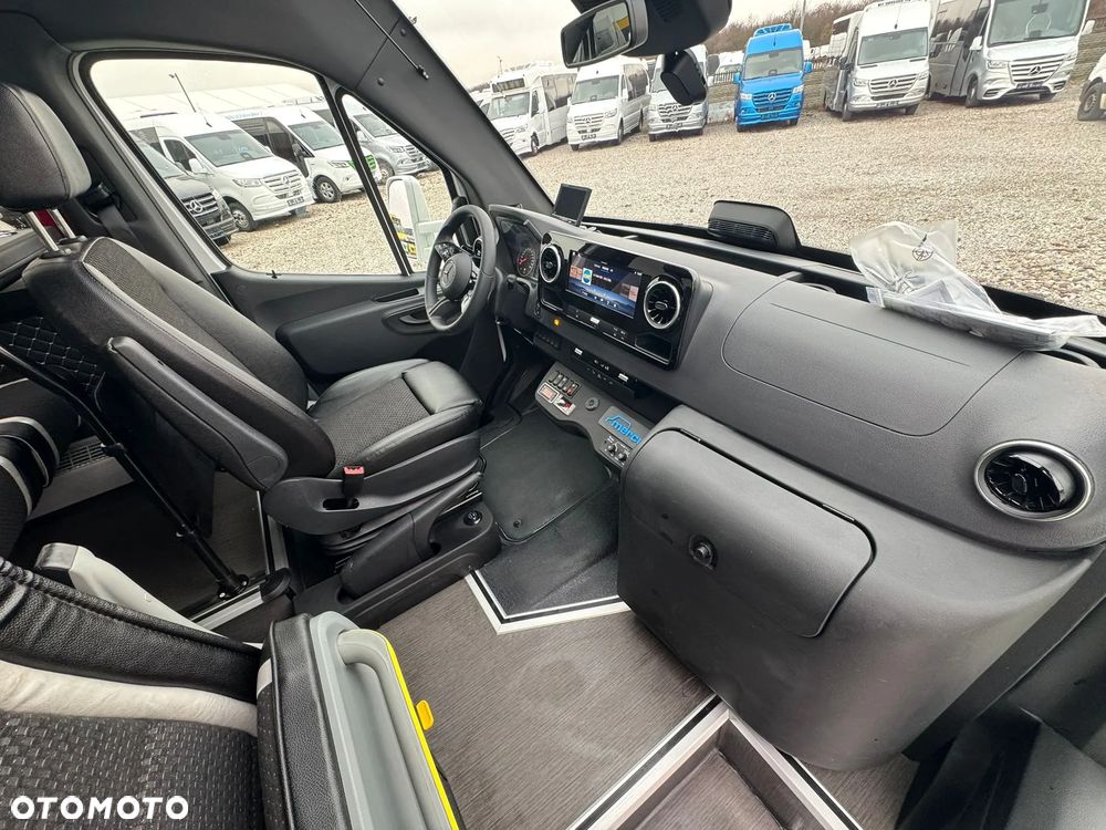 Mercedes-Benz Sprinter 519 - 19