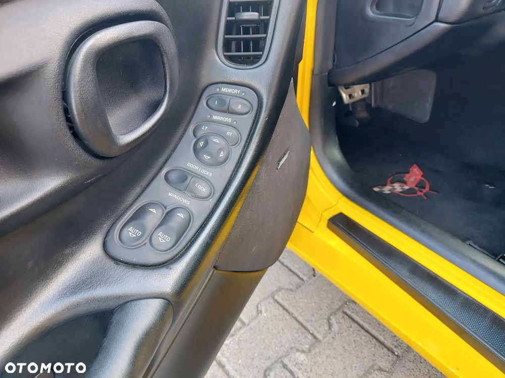 Chevrolet Corvette Convertible 5.7 - 25