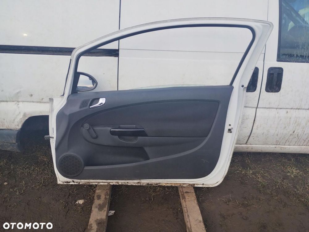 Opel Corsa D Drzwi Prawe 3D - 7