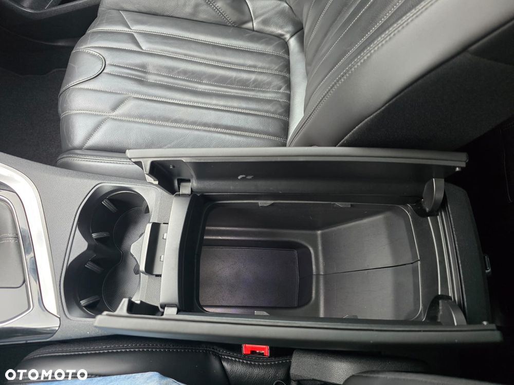 Peugeot 3008 HDi FAP 150 Platinum - 24