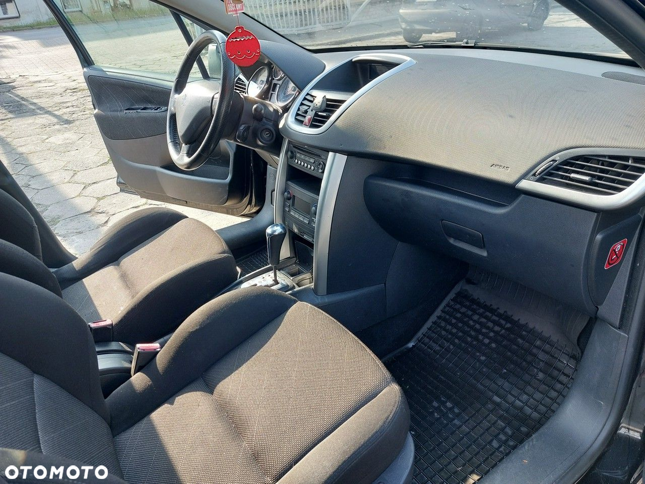 Peugeot 207 - 14