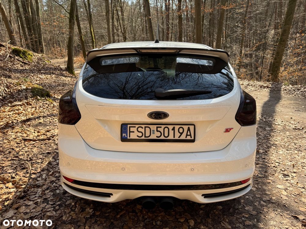 Ford Focus 2.0 EcoBoost ST mit Leder-Sport-Paket - 4