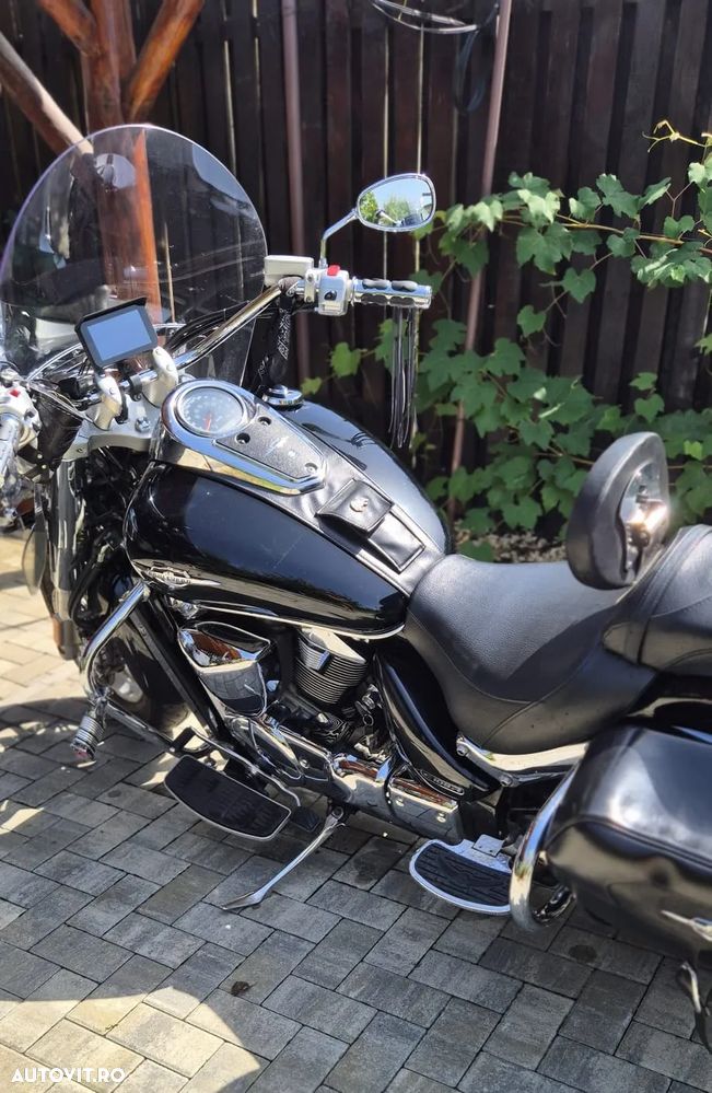 Suzuki Boulevard C109R - 3