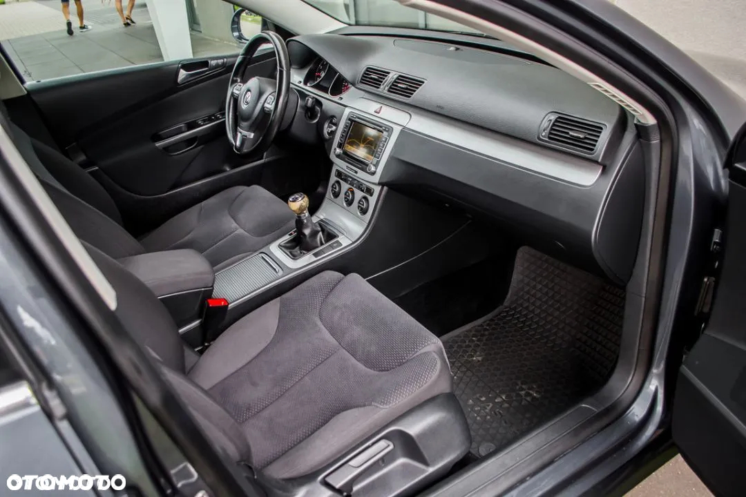 Volkswagen Passat 1.8 TSI Comfortline - 15