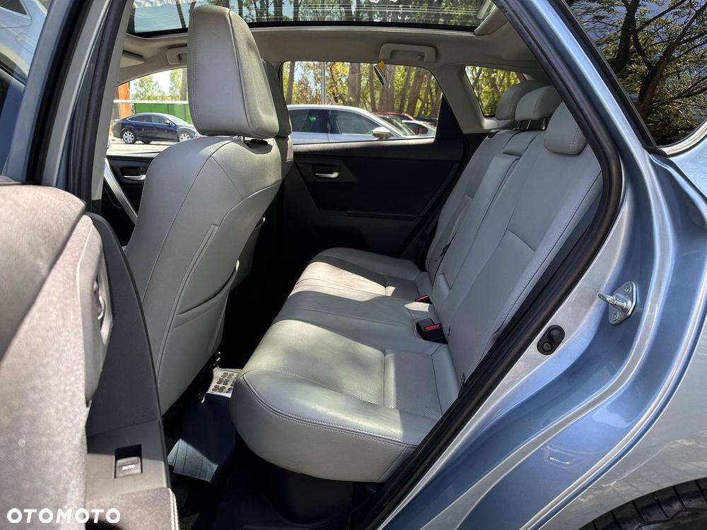 Toyota Auris - 11