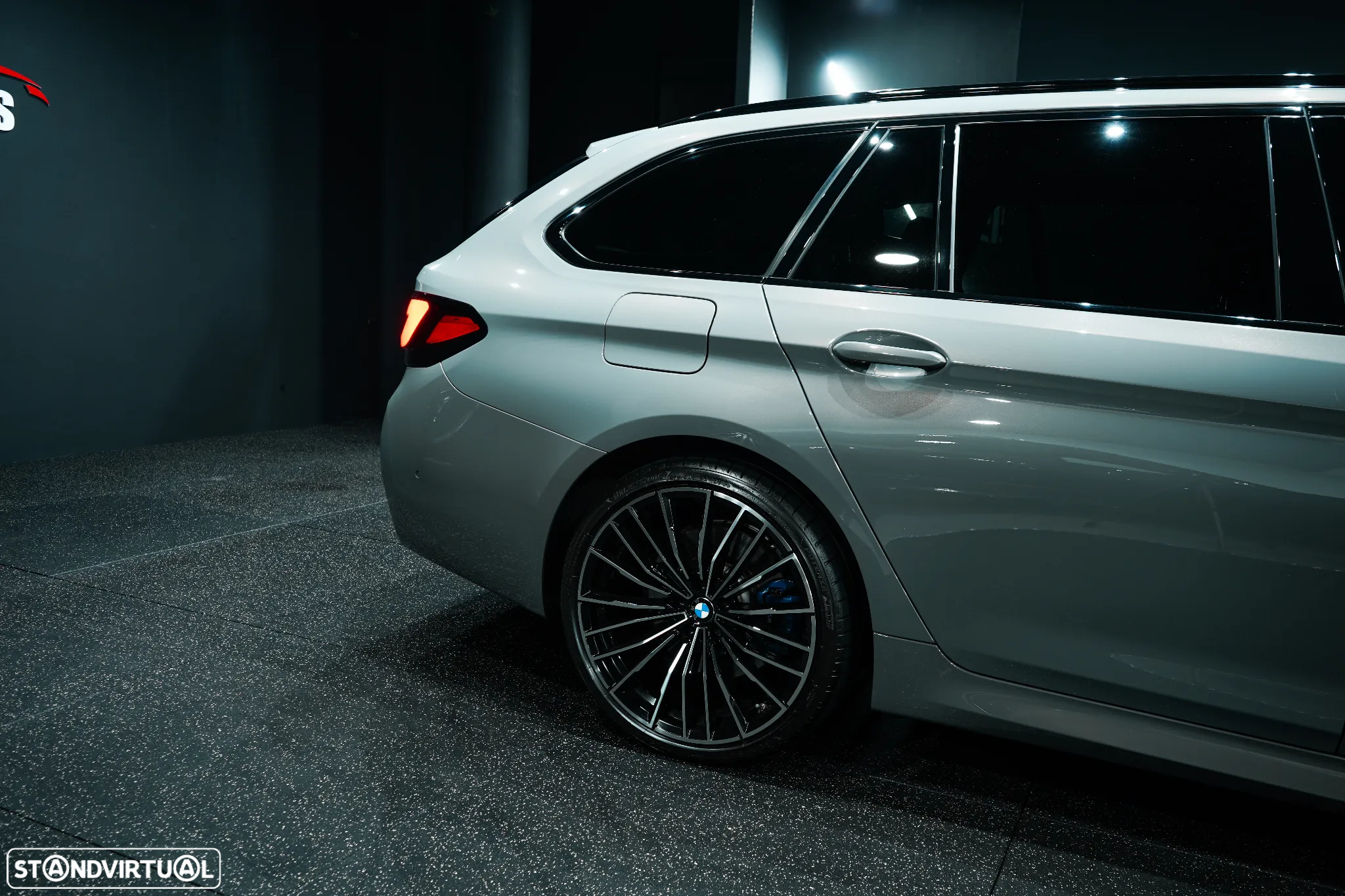 BMW 530 e Pack Desportivo M - 12