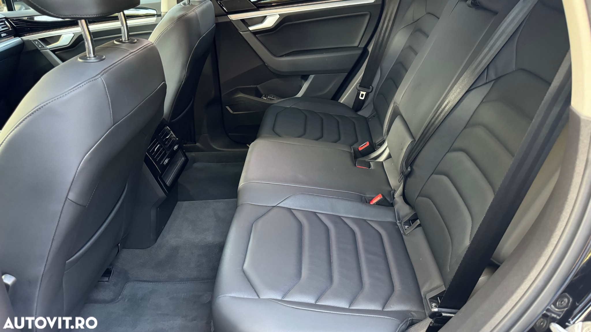Volkswagen Touareg V6 TSI 4MOTION Elegance - 6