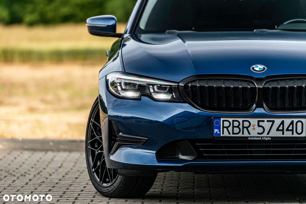 BMW Seria 3 320d xDrive Sport Line Shadow - 13