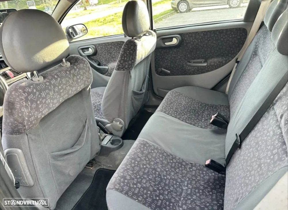 Opel Corsa 1.2 16V City - 4