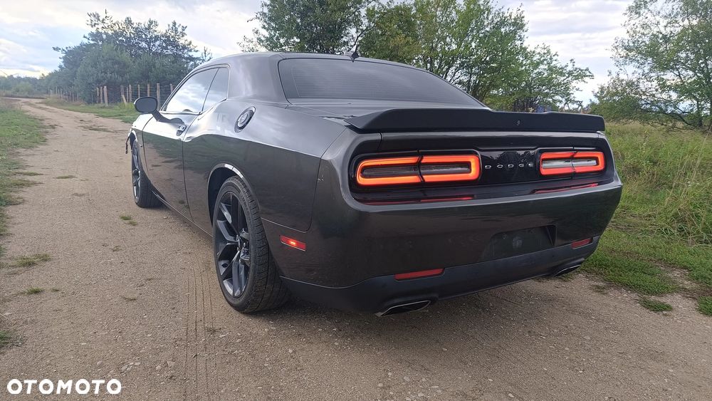 Dodge Challenger 5.7 R/T - 4