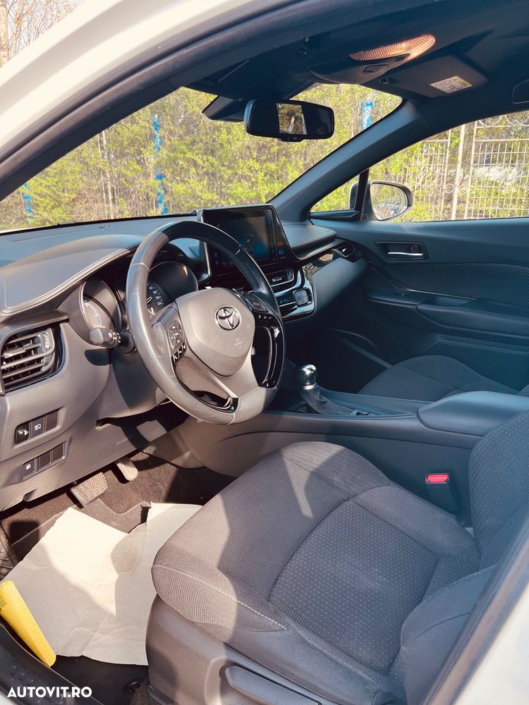 Toyota C-HR 1.8 HSD 122 CP 4x2 CVT C-lassy bi-tone - 14