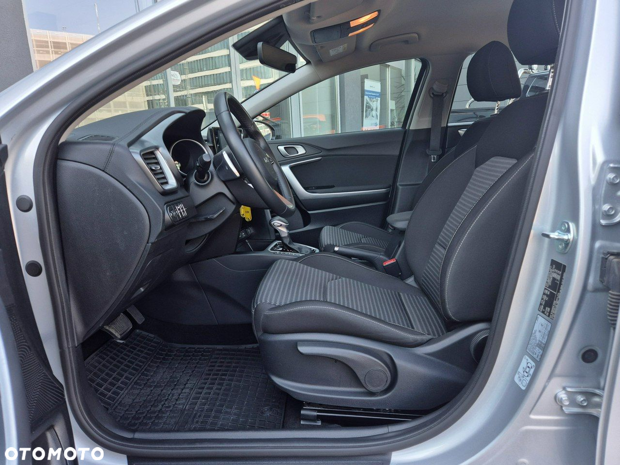 Kia Ceed - 11