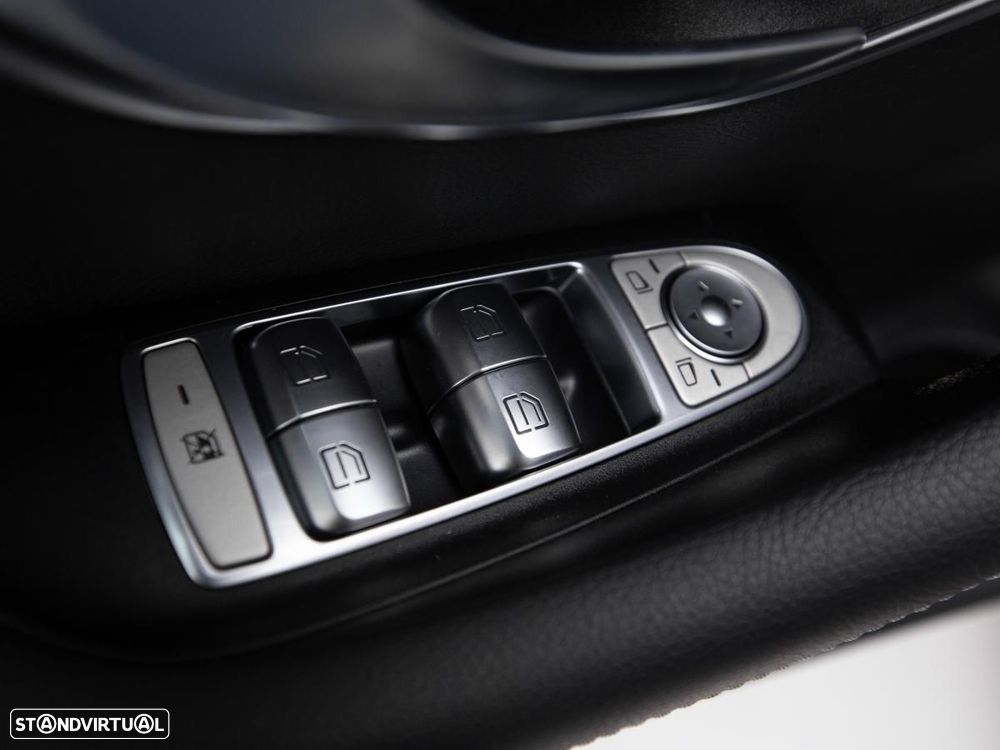 Mercedes-Benz E 300 de 4Matic 9G-TRONIC Avantgarde - 16