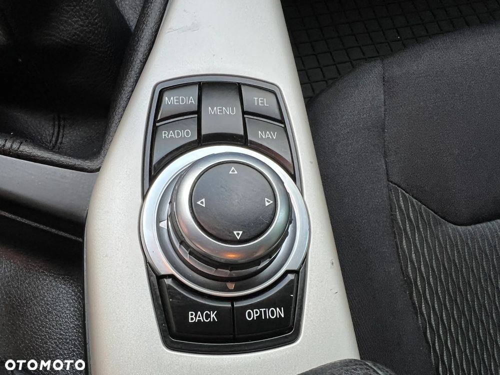 BMW Seria 1 118d Edition Metropolitan - 26
