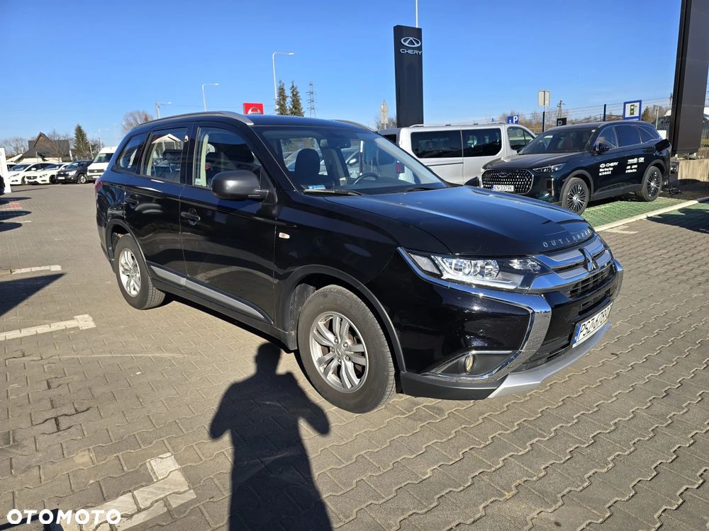 Mitsubishi Outlander 2.0 Invite + 2WD - 3
