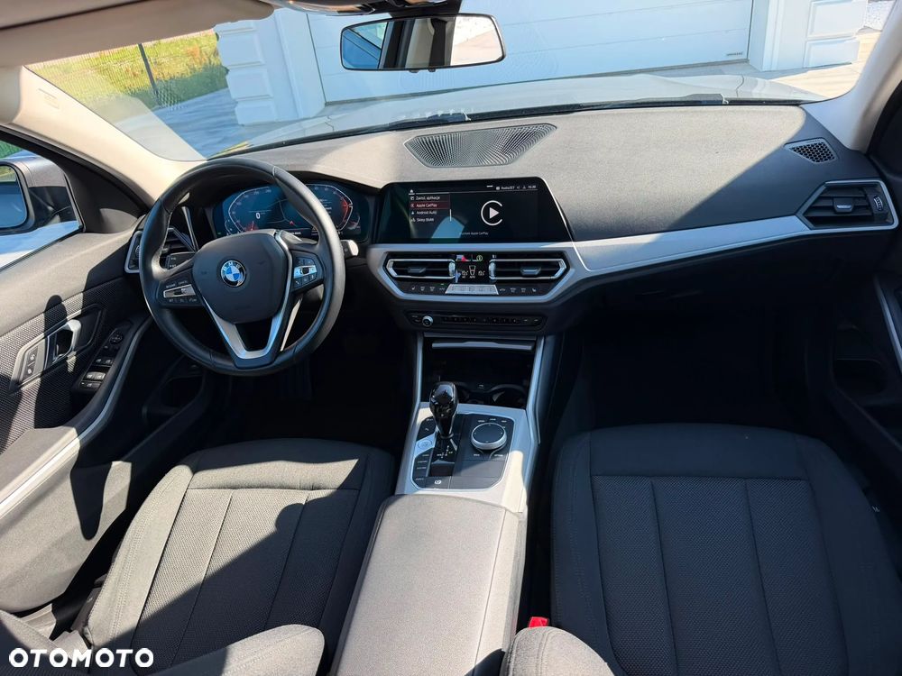 BMW Seria 3 320d xDrive Advantage - 11