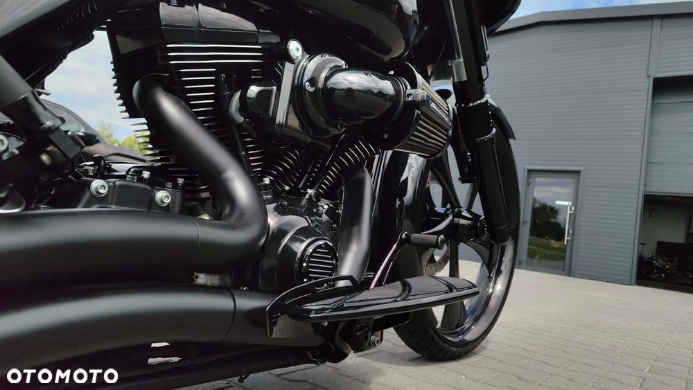 Harley-Davidson Touring Street Glide - 30