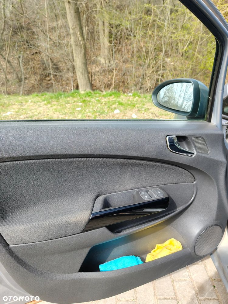 Opel Corsa 1.2 16V Enjoy - 9